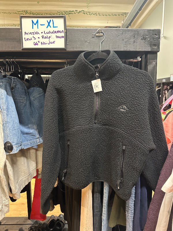 Aritzia Hálfrennd sherpa peysa