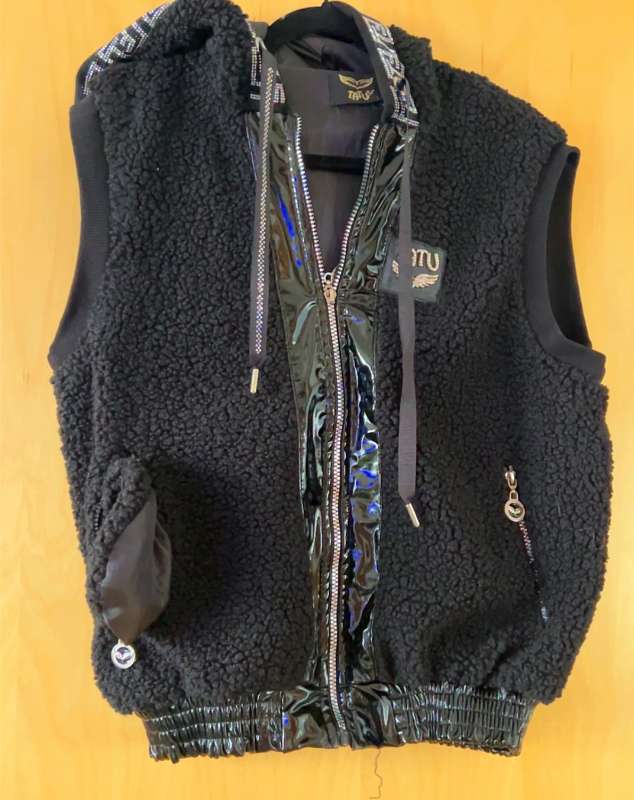 Tatu Vest (Black . Pearl Print back)