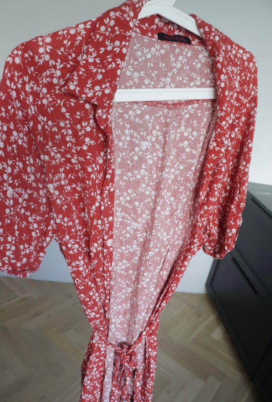Rauður kimono blómamynstur