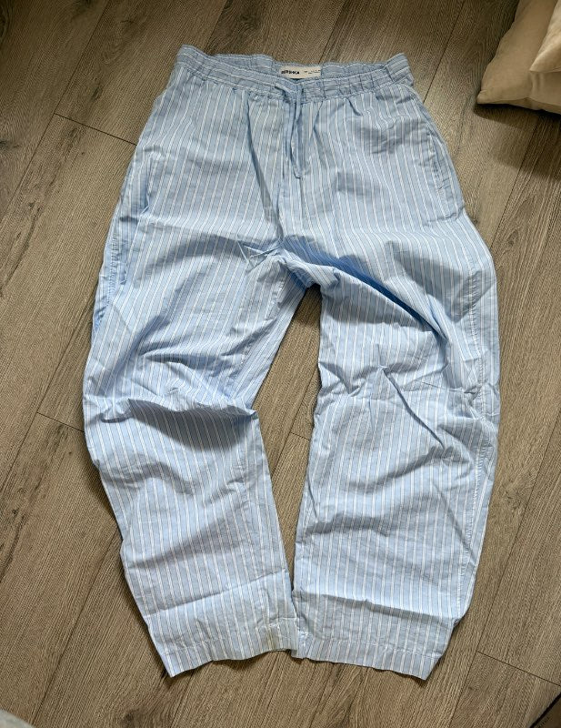 Bershka buxur - M