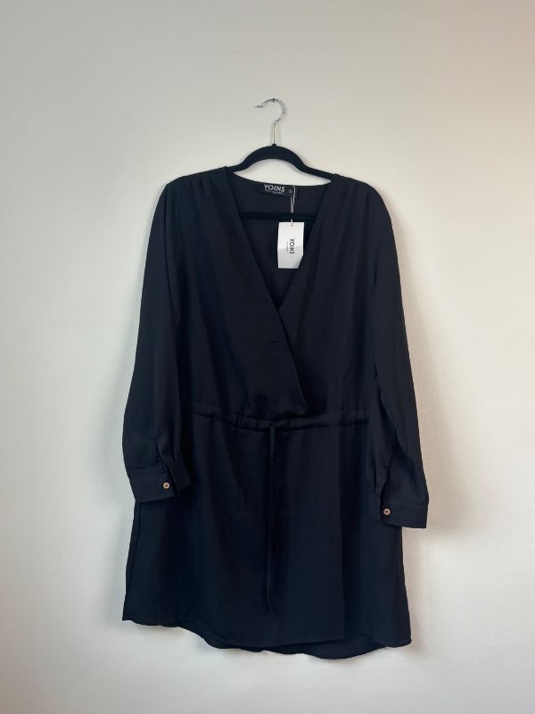 Yoins svört blússa