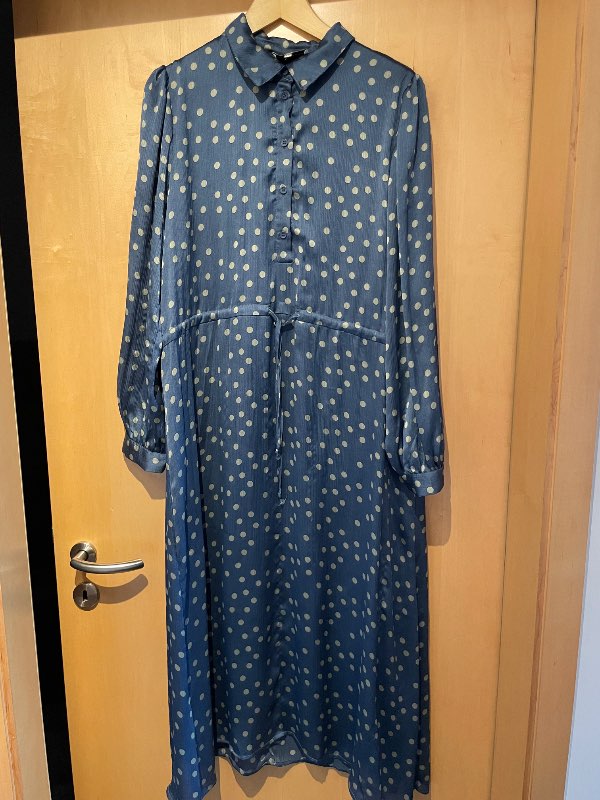 My Essential Wardrobe kjóll