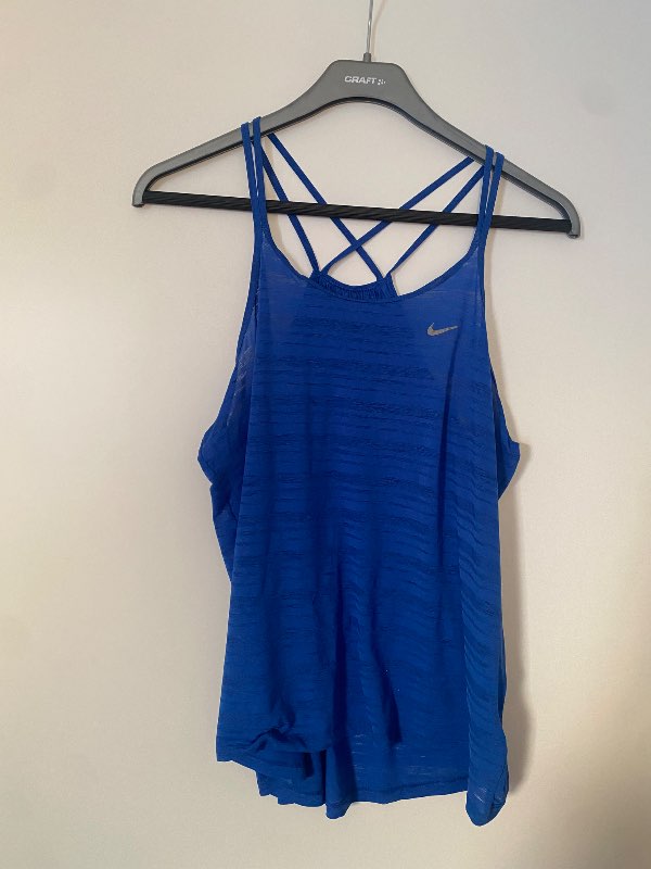 Blár NIKE bolur