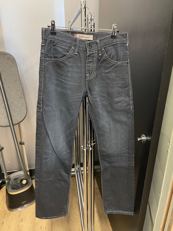 Levis 504 straight