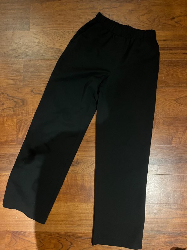 NA-KD svartar buxur