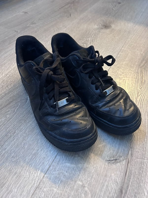Nike Air Force svartir