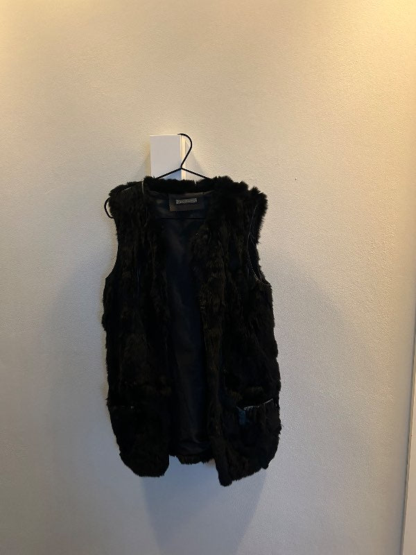 LC couture svart loðvesti