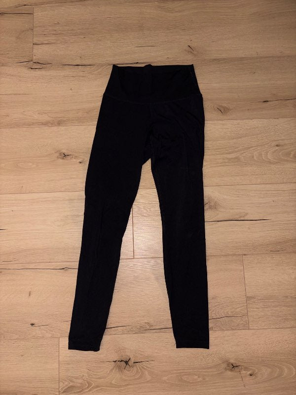 Svartar íþróttabuxur