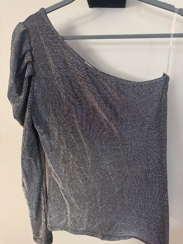 Júník Glimmer off the shoulder bolur