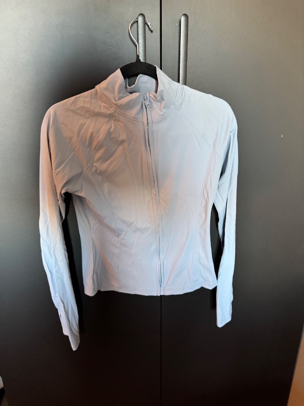 Gina tricot rennd peysa