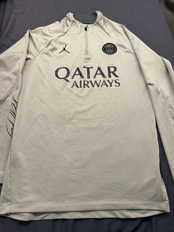 Grár Psg æfingapeysa