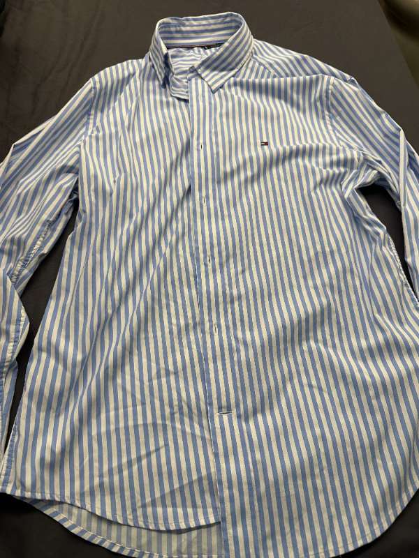 Tommy hilfiger blá skyrta