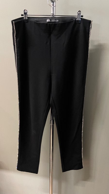 Zara buxur m steinum