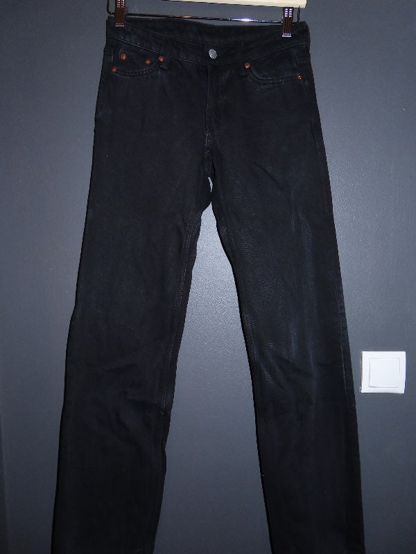 Weekday svartar buxur