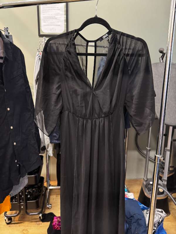 Sv. chiffon kjóll (ASOS)