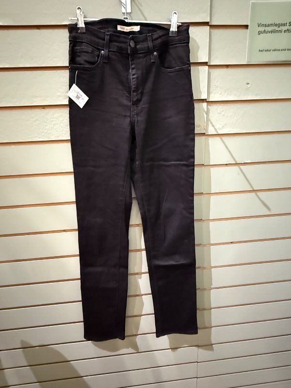 Levis 724 svartar gallabuxur