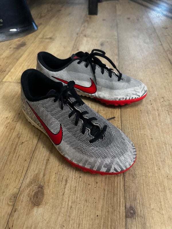 Gervigrasskór - nike