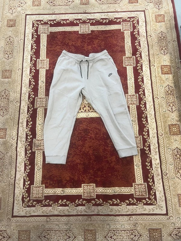 Gráar Nike Tech Fleece Buxur