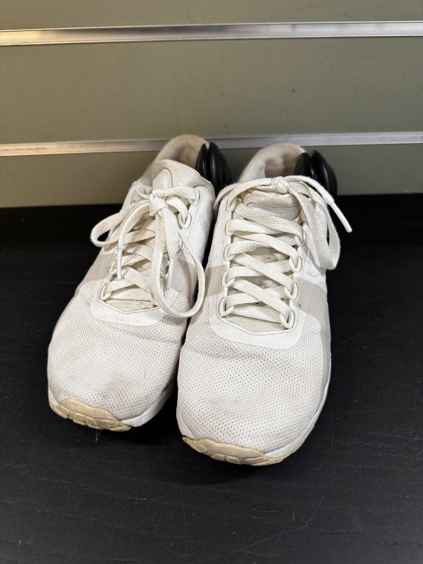 Hvítir NIKE skór