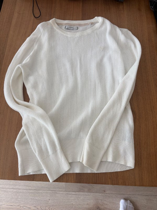 Guess sweater