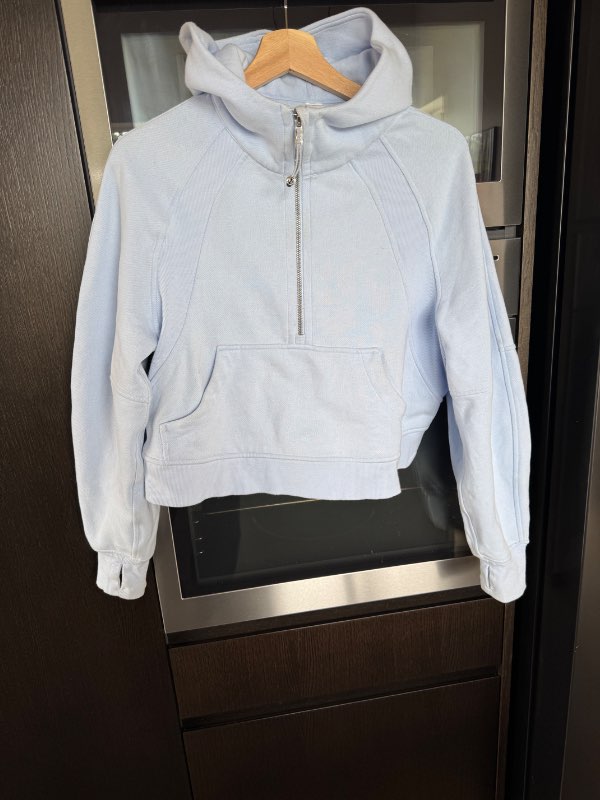Lululemon ljósblá croppped hettupeysa