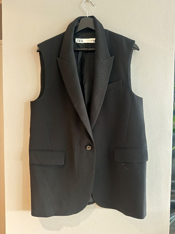 Zara vesti svart