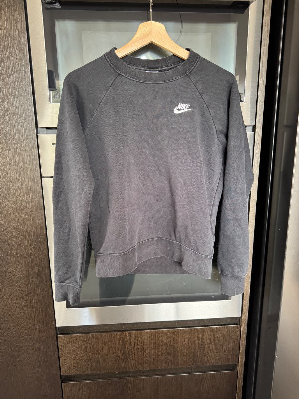 Nike peysa svört