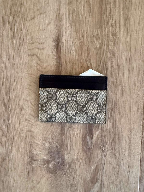Gucci kortaveski