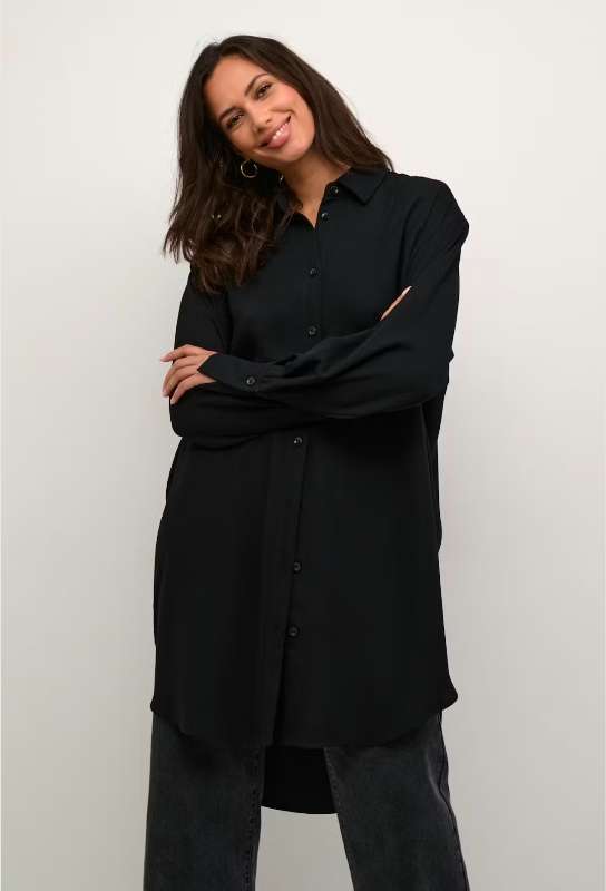 Svört síð Kaffe skyrta