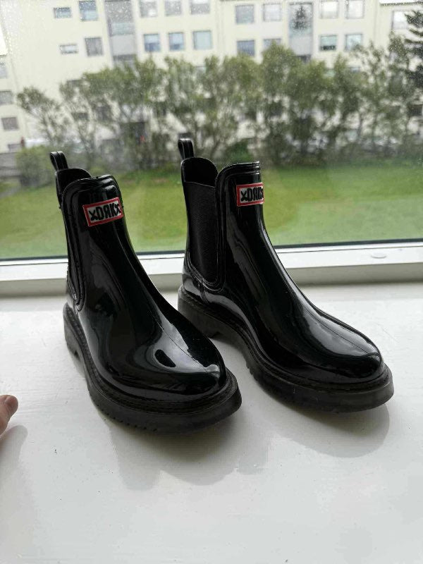 rain boots