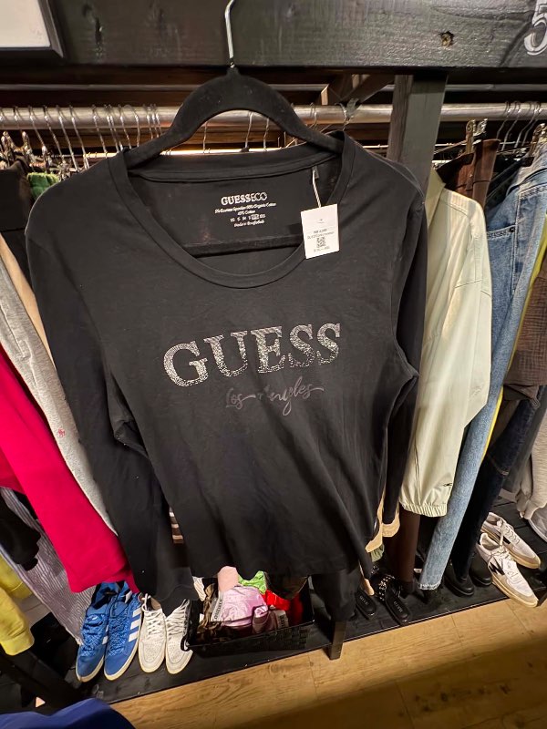 GUESS bolur svartur