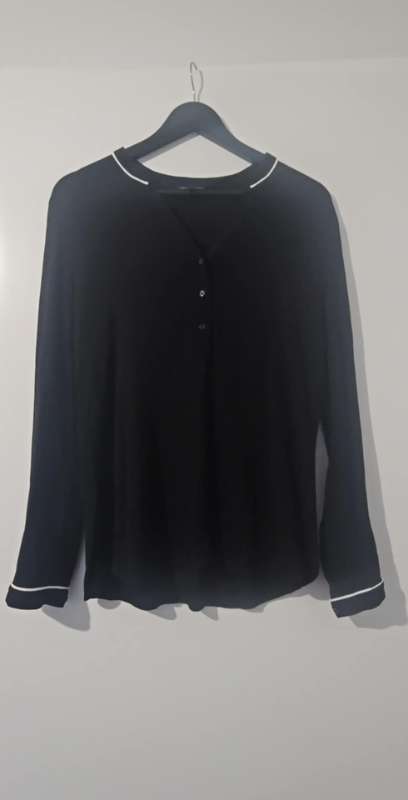 Skyrta Svört hálf hnept