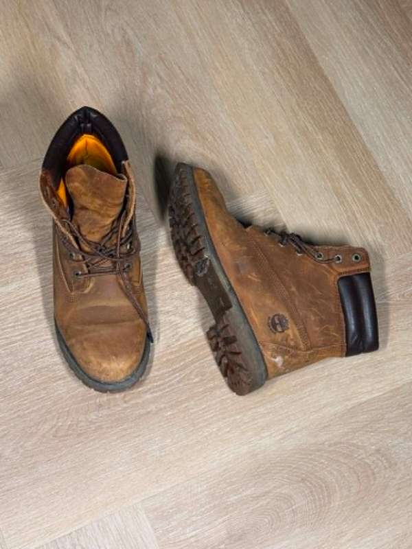Klassískir ljósbrúnir Timberland, vel með farnir.