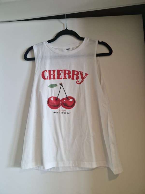 Cherry hvítur ermalaus