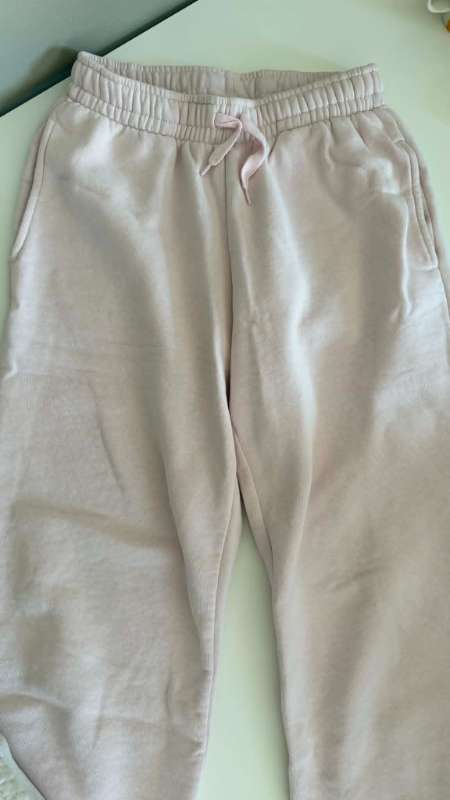Gina Tricot, bleikar joggingbuxur