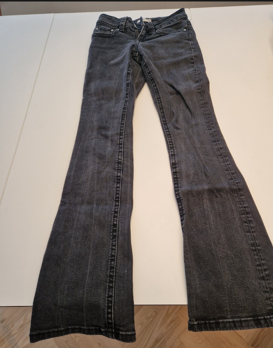 Gina Tricot gallabuxur svartar