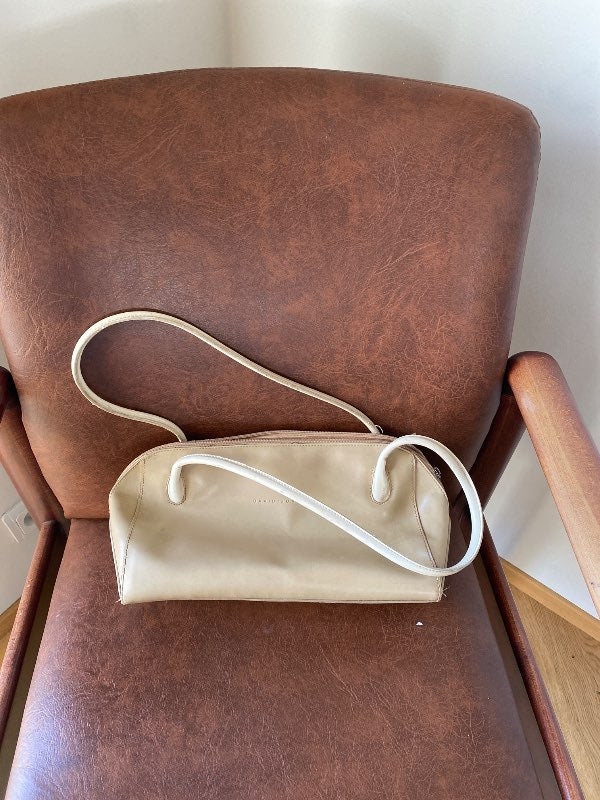 beige taska
