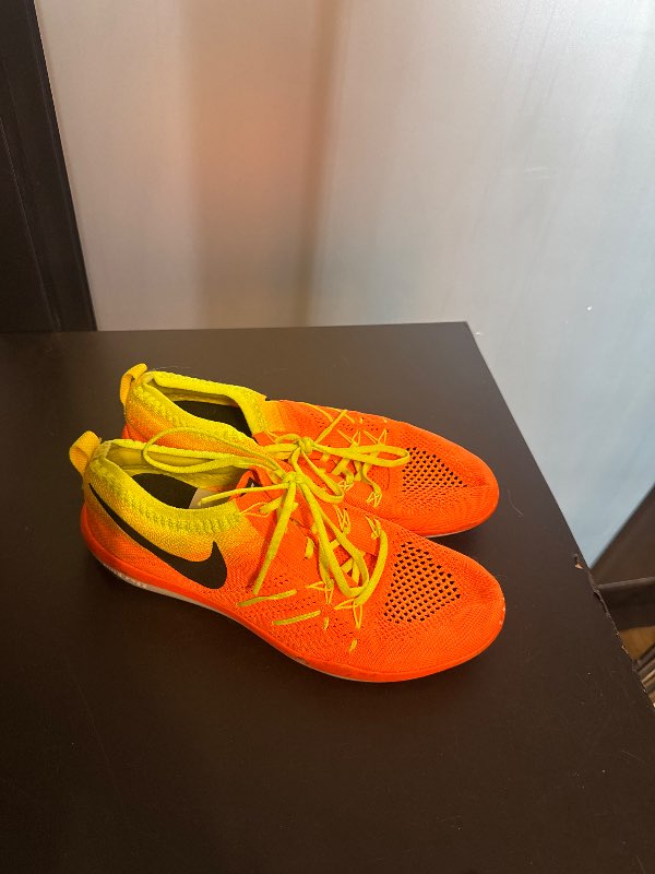 Nike skór appelsínugulir
