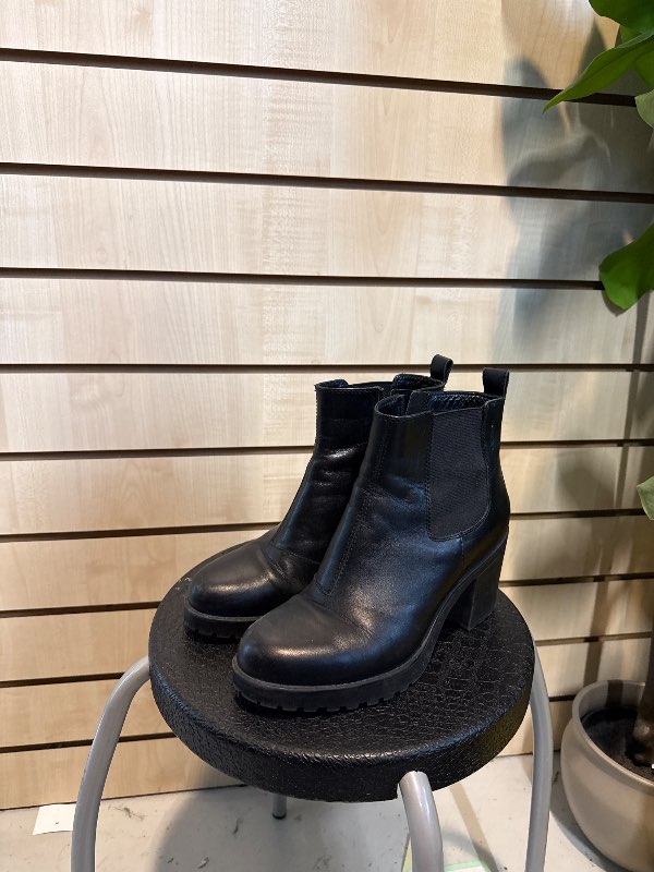 Vagabond boots