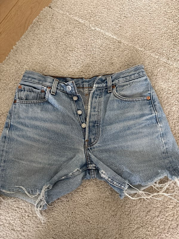 Levi’s stuttbuxur