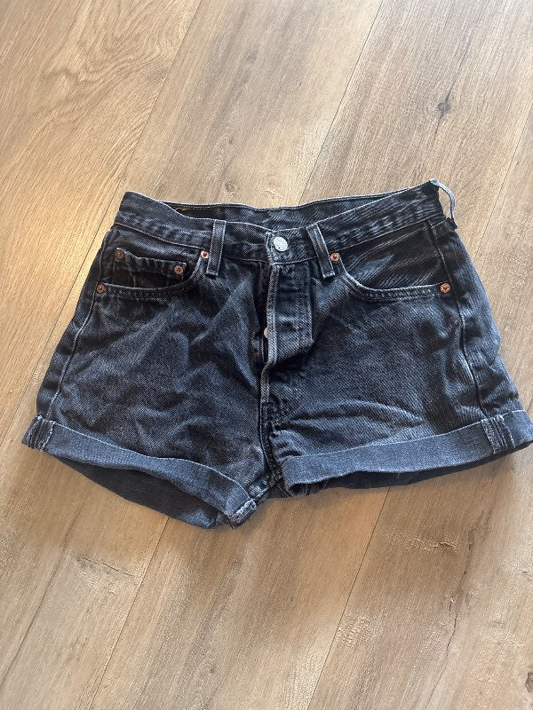 levis stuttbuxur