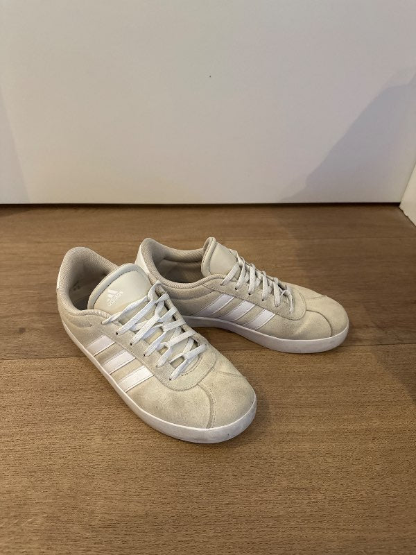 Adidas skór