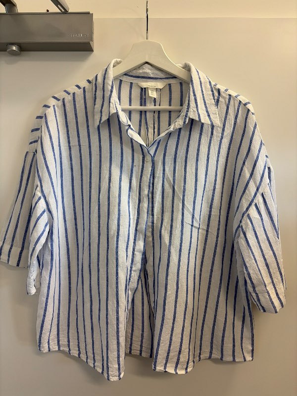 H&M Skyrta