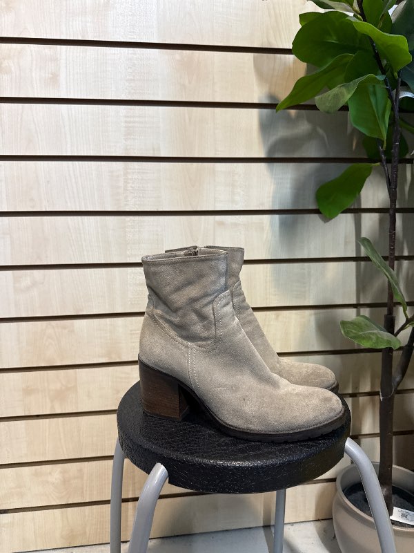 Grá Boots