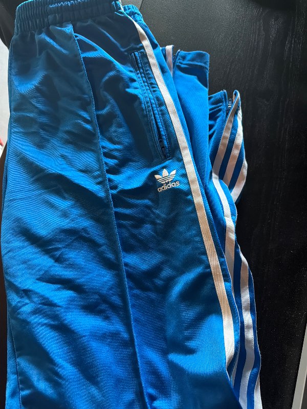 Bláar adidas buxur