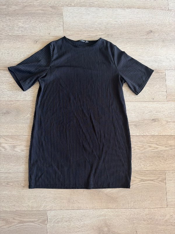 Boohoo síður svartur bolur