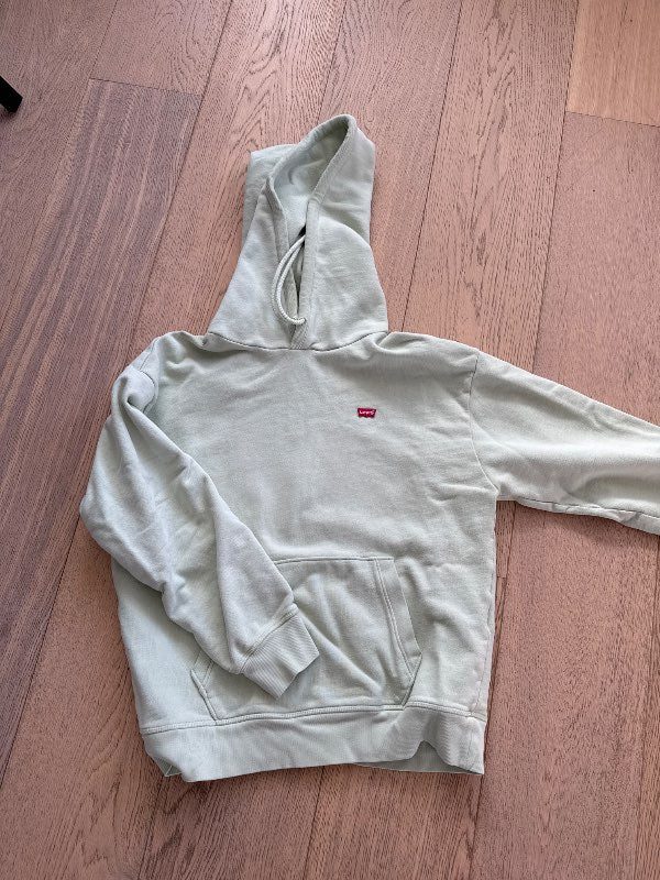 Levi’s hettupeysa
