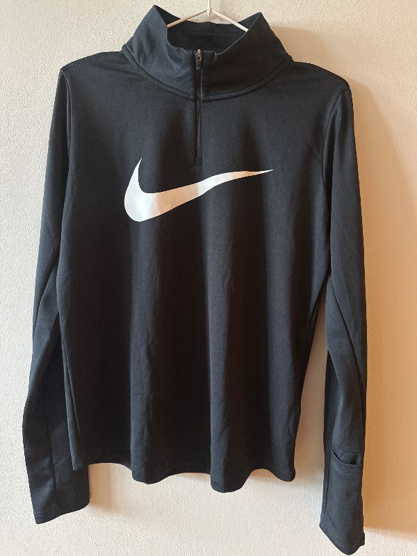 Nike svört peysa