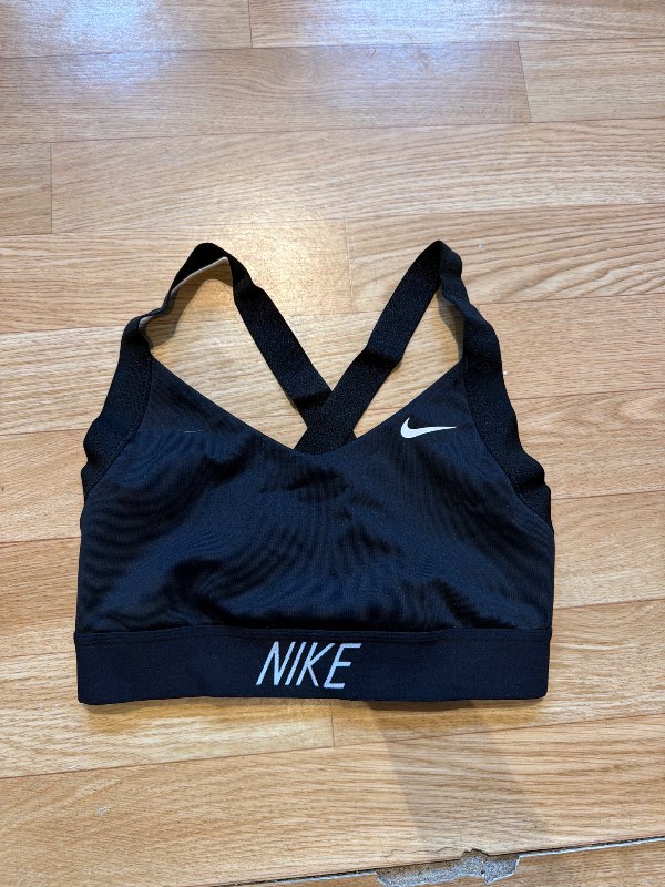 Nike top