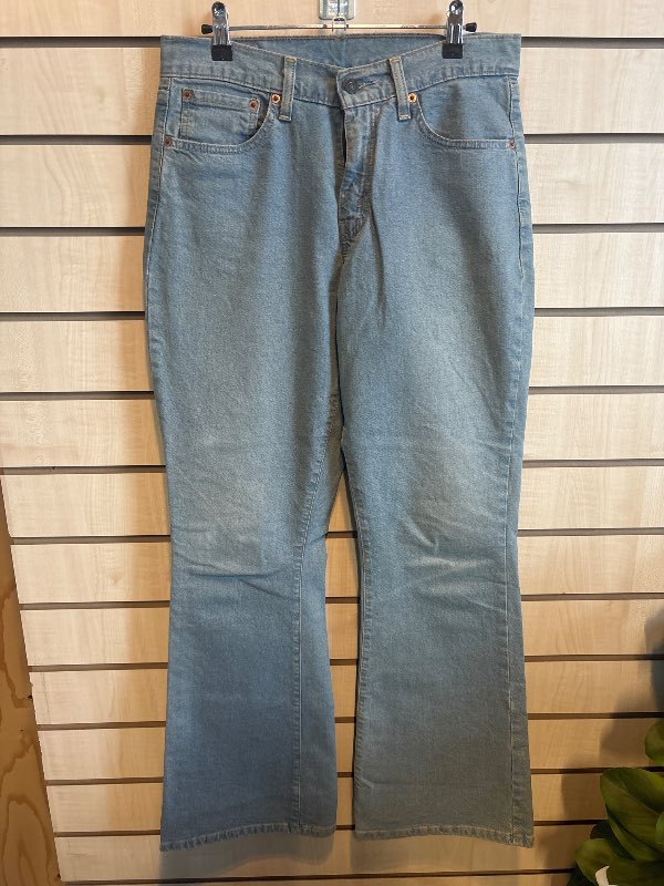 Levis flared